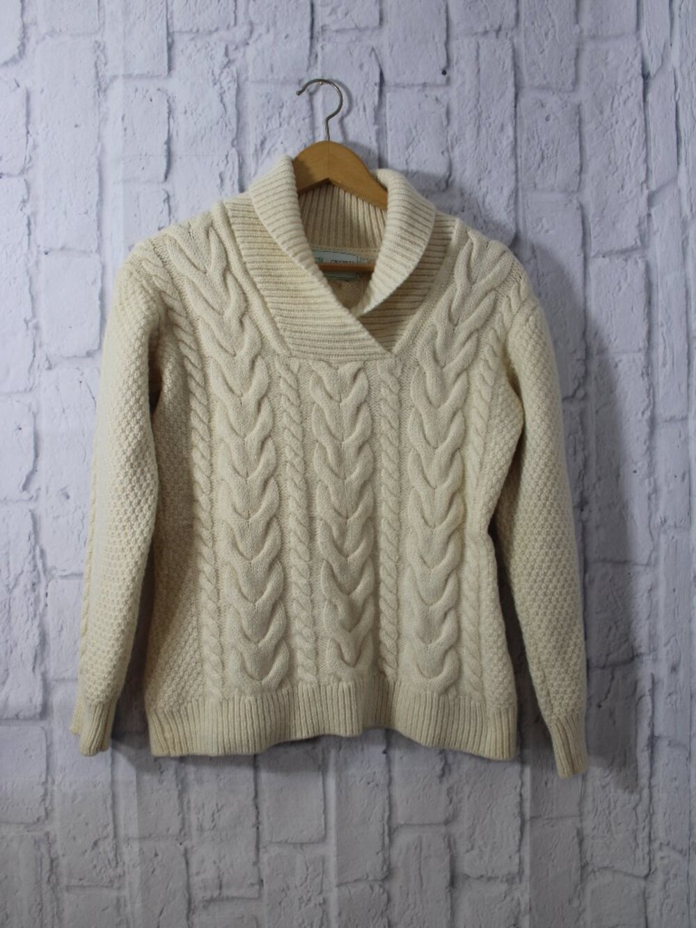 Original Aran Co  Small Cable Knit Longsleeve 100% Wool Heavyweight Sweater